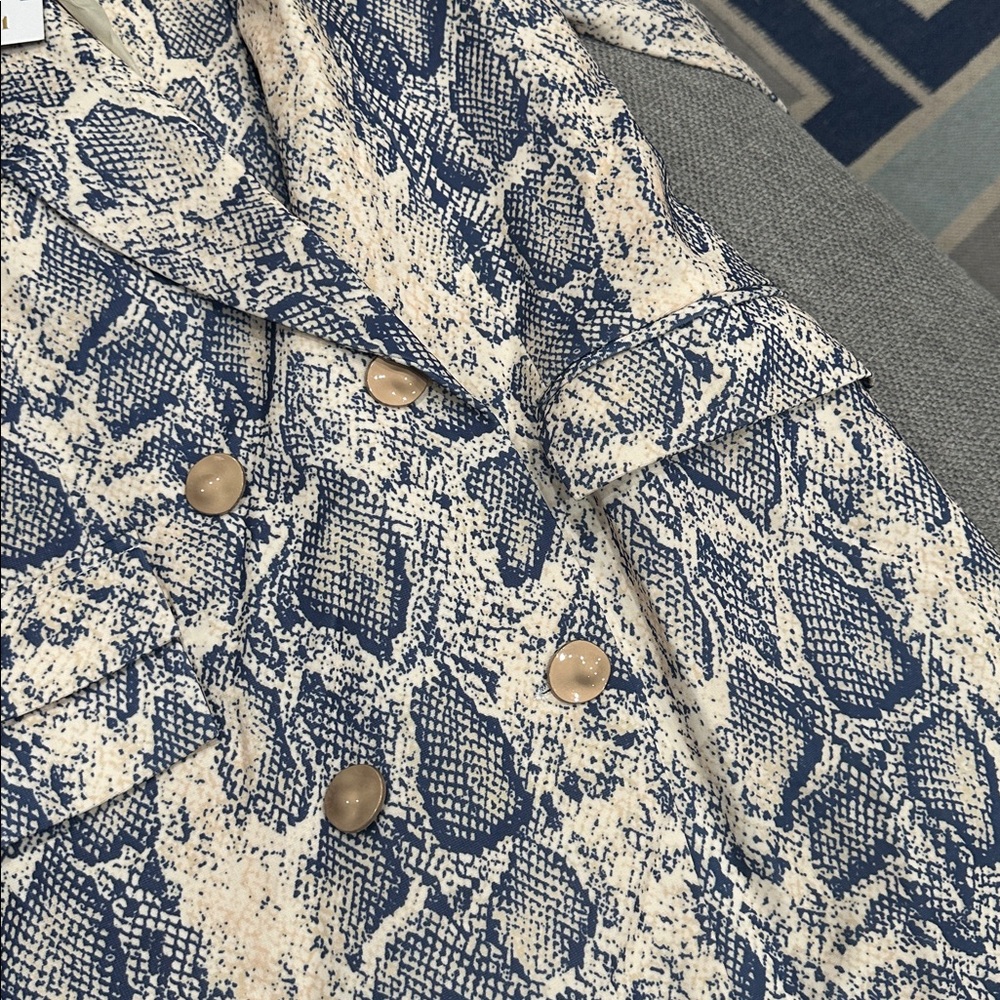 Unique21 Blue and Cream Snake Print Blazer - Picture 4 of 6